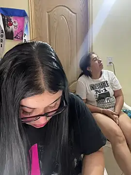 alissonfernandez  online show from 7, 3, 2026