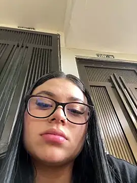alissonfernandez  online show from 18, 5, 2026