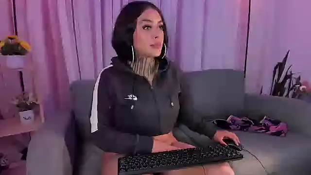 Snapshot of Lovely_celeste chatting on 16, 10, 2025 Lovely celeste online show from 16, 10, 2025