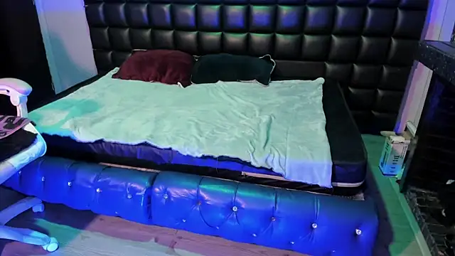 Snapshot of Lovely_celeste chatting on 8, 11, 2025 Lovely celeste online show from 8, 11, 2025