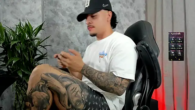 boyc022  online show from 23, 12, 2025