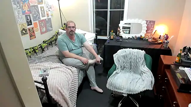 YourMuseLily online show from 11, 1, 2025