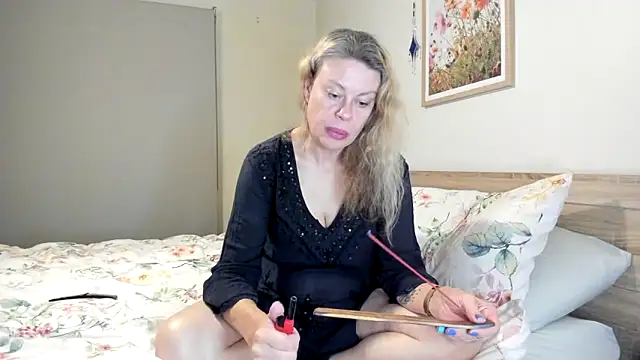 YourMuseLily online show from 6, 3, 2025