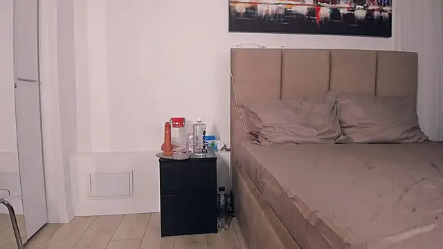 Snapshot of LunaMystyque chatting on 8, 11, 2025 LunaMystyque online show from 8, 11, 2025