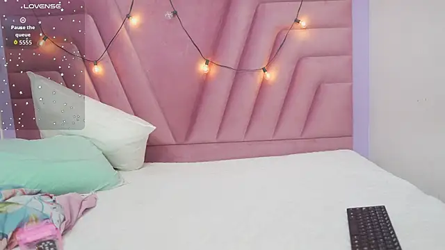 hornybarelylegalgirl online show from 19, 6, 2026