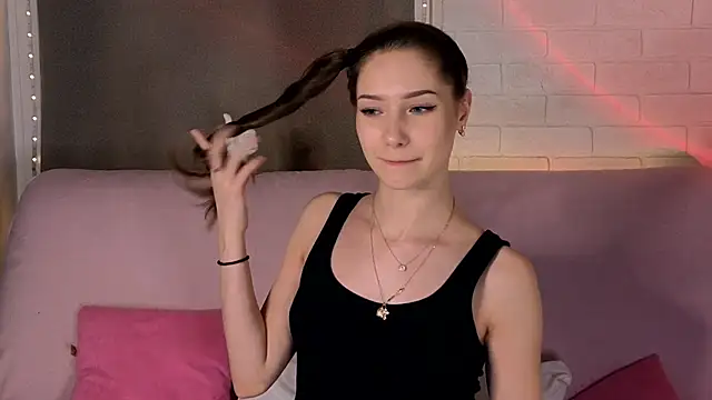 Snapshot of HarrietBulmer chatting on 5, 12, 2024 HarrietBulmer online show from 5, 12, 2024