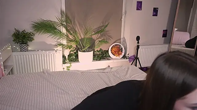 Snapshot of HarrietBulmer chatting on 6, 2, 2025 HarrietBulmer online show from 6, 2, 2025