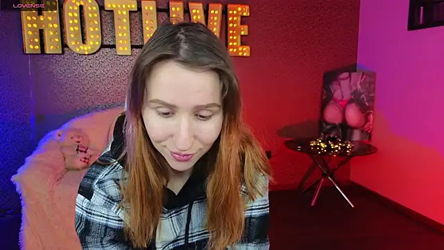 Snapshot of AliceBYKiss chatting on 9, 12, 2024 AliceBYKiss online show from 9, 12, 2024