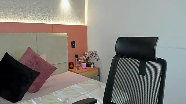 AniiRose online show from 23, 12, 2025