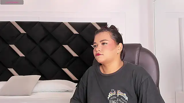 Carolina Evanss online show from 11, 5, 2026
