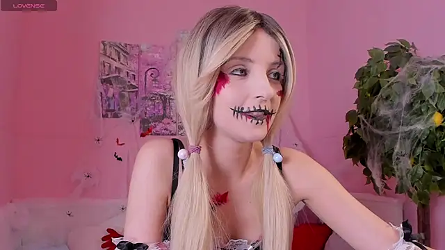 Snapshot of Katty_Lights chatting on 31, 10, 2025 Katty Lights online show from 31, 10, 2025