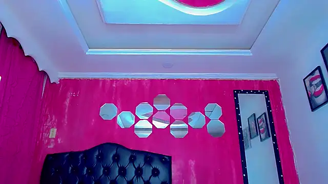 TiffanyMackensyy online show from 16, 12, 2025