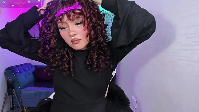 Snapshot of Theia_moon chatting on 10, 3, 2026 Theia moon online show from 10, 3, 2026