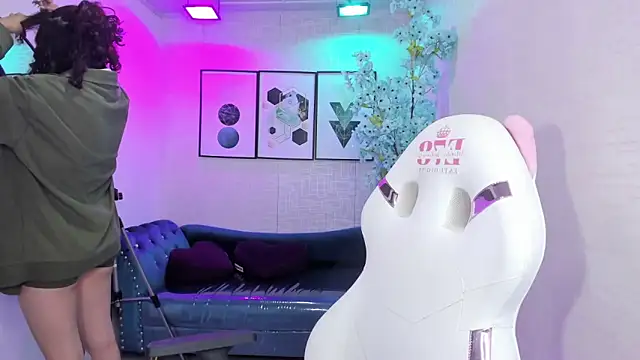 Snapshot of Theia_moon chatting on 14, 3, 2026 Theia moon online show from 14, 3, 2026