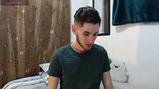 Snapshot of Thhiago_tay chatting on 4, 10, 2025 Thhiago tay online show from 4, 10, 2025