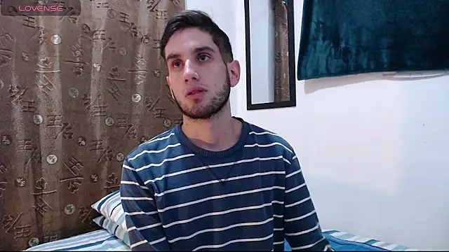 Snapshot of Thhiago_tay chatting on 14, 10, 2025 Thhiago tay online show from 14, 10, 2025