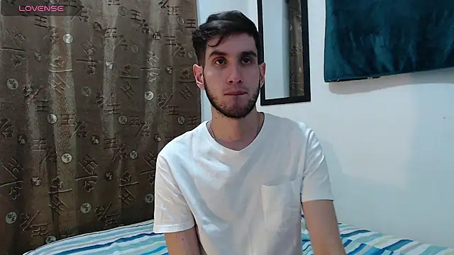 Snapshot of Thhiago_tay chatting on 17, 10, 2025 Thhiago tay online show from 17, 10, 2025