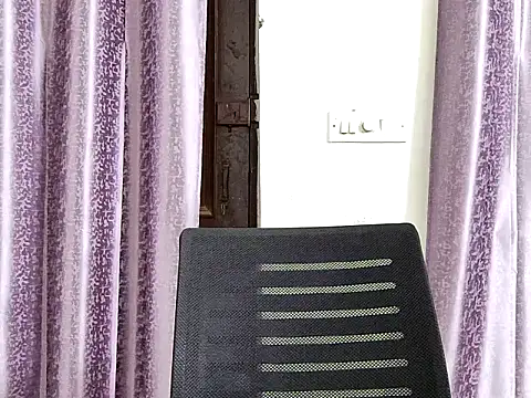 Snapshot of samosa73 chatting on 24, 9, 2025 samosa73 online show from 24, 9, 2025