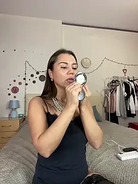 MiraMiss online show from 25, 12, 2024