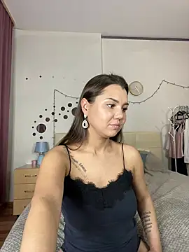 MiraMiss online show from 4, 1, 2025