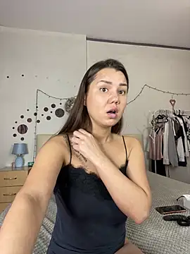 MiraMiss online show from 5, 1, 2025