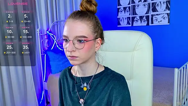 Snapshot of VioletShine chatting on 7, 11, 2025 VioletShine online show from 7, 11, 2025