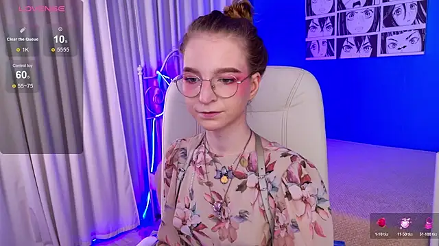 Snapshot of VioletShine chatting on 12, 11, 2025 VioletShine online show from 12, 11, 2025