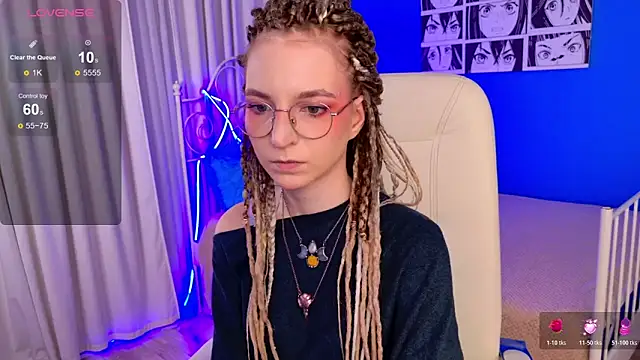 Snapshot of VioletShine chatting on 15, 11, 2025 VioletShine online show from 15, 11, 2025