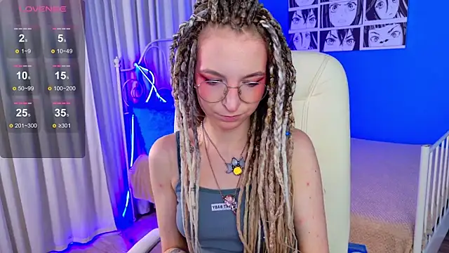 Snapshot of VioletShine chatting on 17, 11, 2025 VioletShine online show from 17, 11, 2025