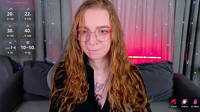 Snapshot of VioletShine chatting on 1, 2, 2026 VioletShine online show from 1, 2, 2026