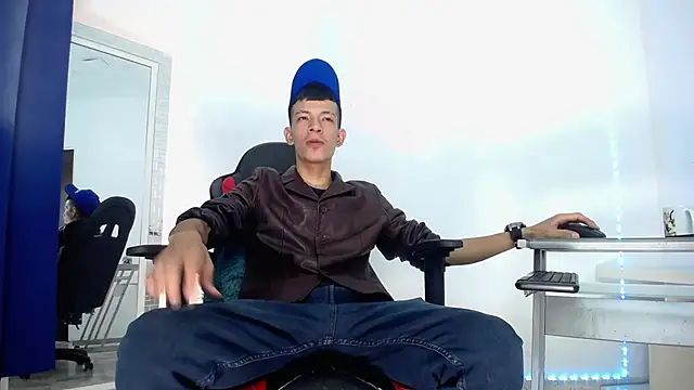 Favel Gomez7 online show from 20, 12, 2024