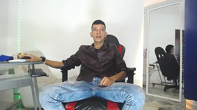 Favel Gomez7 online show from 26, 12, 2024
