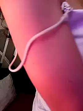 Queenjenn   online show from 16, 2, 2025