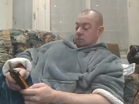 Snapshot of hugoboys76 chatting on 1, 1, 2025 hugoboys76 online show from 1, 1, 2025