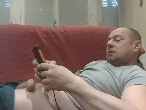 Snapshot of hugoboys76 chatting on 18, 2, 2025 hugoboys76 online show from 18, 2, 2025