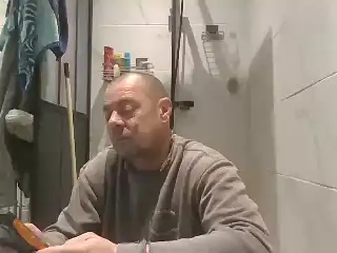 Snapshot of hugoboys76 chatting on 3, 3, 2025 hugoboys76 online show from 3, 3, 2025