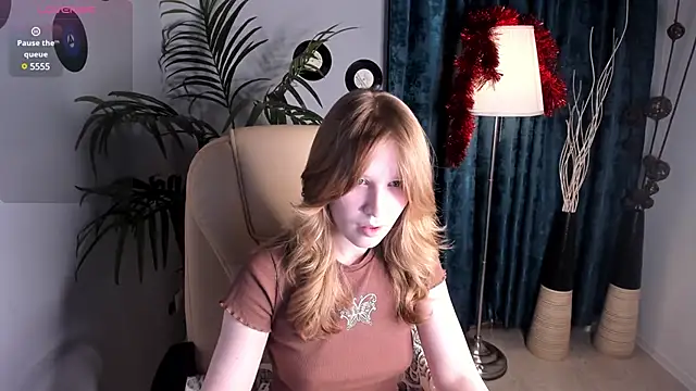 Snapshot of EvaStevs chatting on 2, 12, 2024 EvaStevs online show from 2, 12, 2024