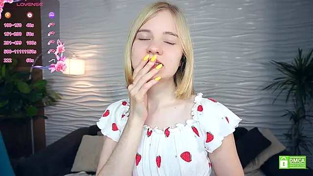 Snapshot of OdelinaFicken chatting on 9, 11, 2025 OdelinaFicken online show from 9, 11, 2025