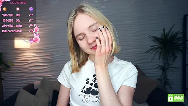 Snapshot of OdelinaFicken chatting on 18, 12, 2025 OdelinaFicken online show from 18, 12, 2025