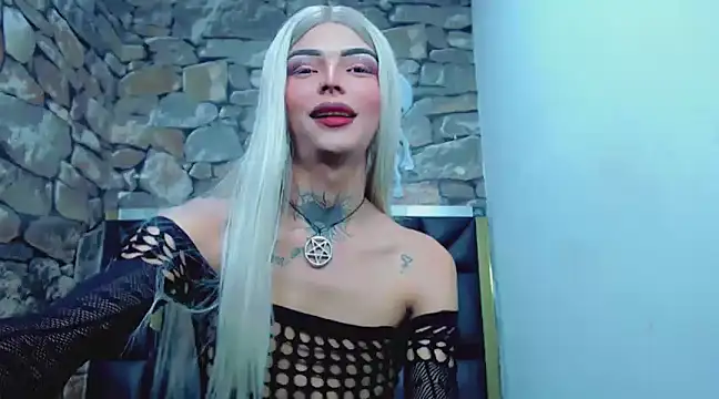 Snapshot of Luna_and_valery chatting on 8, 1, 2025 Luna and valery online show from 8, 1, 2025