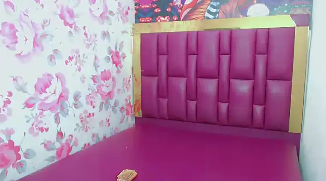 Snapshot of Luna_and_valery chatting on 13, 1, 2025 Luna and valery online show from 13, 1, 2025