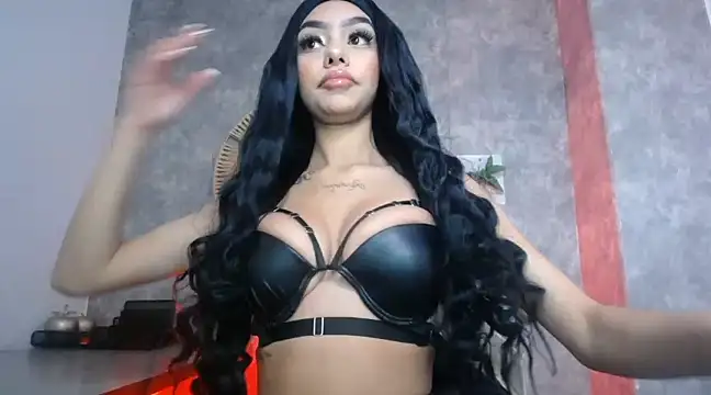 Tiffanny online show from 12, 12, 2024