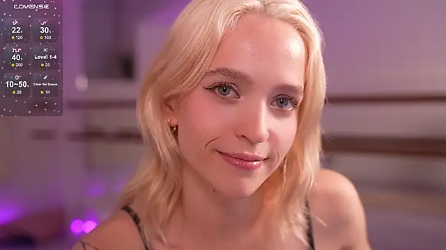 Snapshot of lolly_pie chatting on 18, 10, 2025 lolly pie online show from 18, 10, 2025