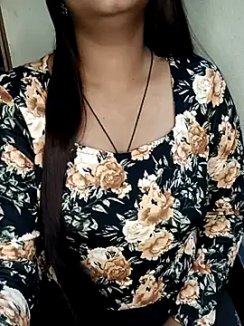 Snapshot of NOTY-LOVE-05 chatting on 4, 10, 2025 NOTY-LOVE-05 online show from 4, 10, 2025