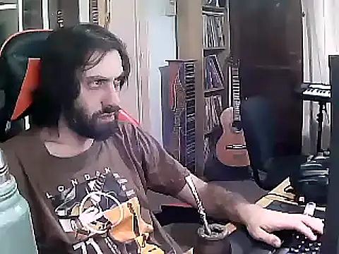 Snapshot of johnwood88 chatting on 20, 2, 2025 johnwood88 online show from 20, 2, 2025