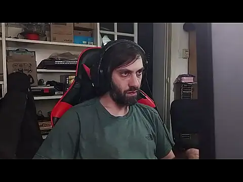 Snapshot of johnwood88 chatting on 4, 12, 2025 johnwood88 online show from 4, 12, 2025