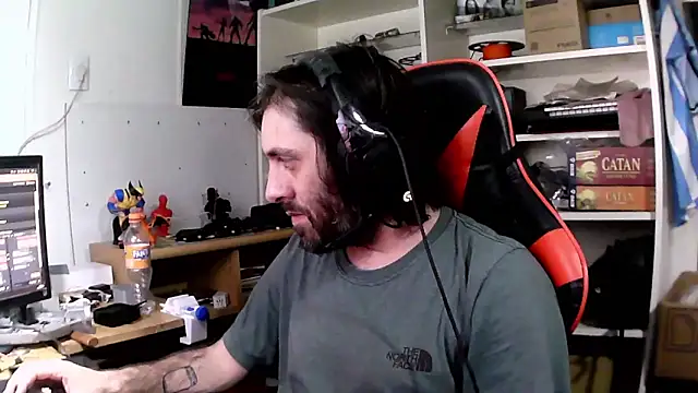 Snapshot of johnwood88 chatting on 5, 12, 2025 johnwood88 online show from 5, 12, 2025