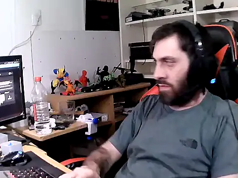 Snapshot of johnwood88 chatting on 16, 12, 2025 johnwood88 online show from 16, 12, 2025