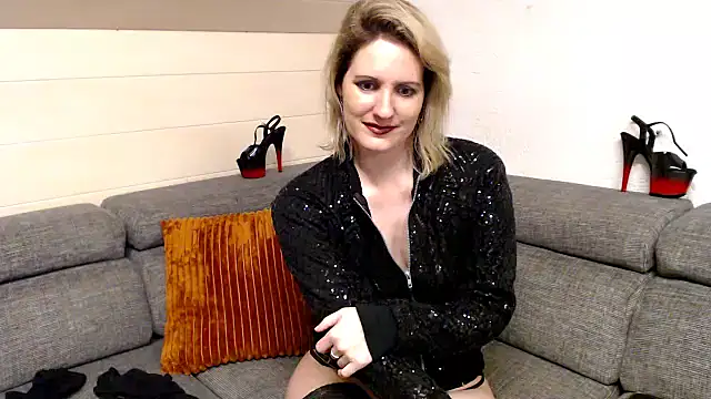 NoraNoxx online show from 26, 12, 2024