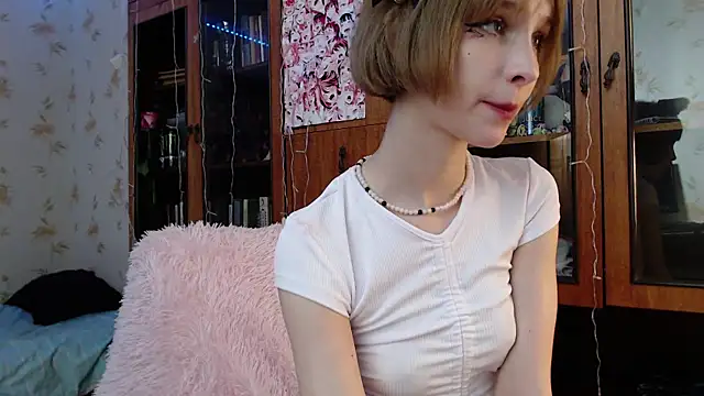 Snapshot of cloudgirrl chatting on 11, 2, 2025 cloudgirrl online show from 11, 2, 2025